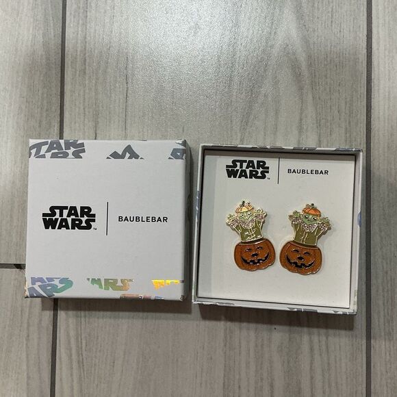 Star Wars Jewelry - Brand New BaubleBar Star Wars Grogu in a pumpkin Halloween earrings.   Doubles a